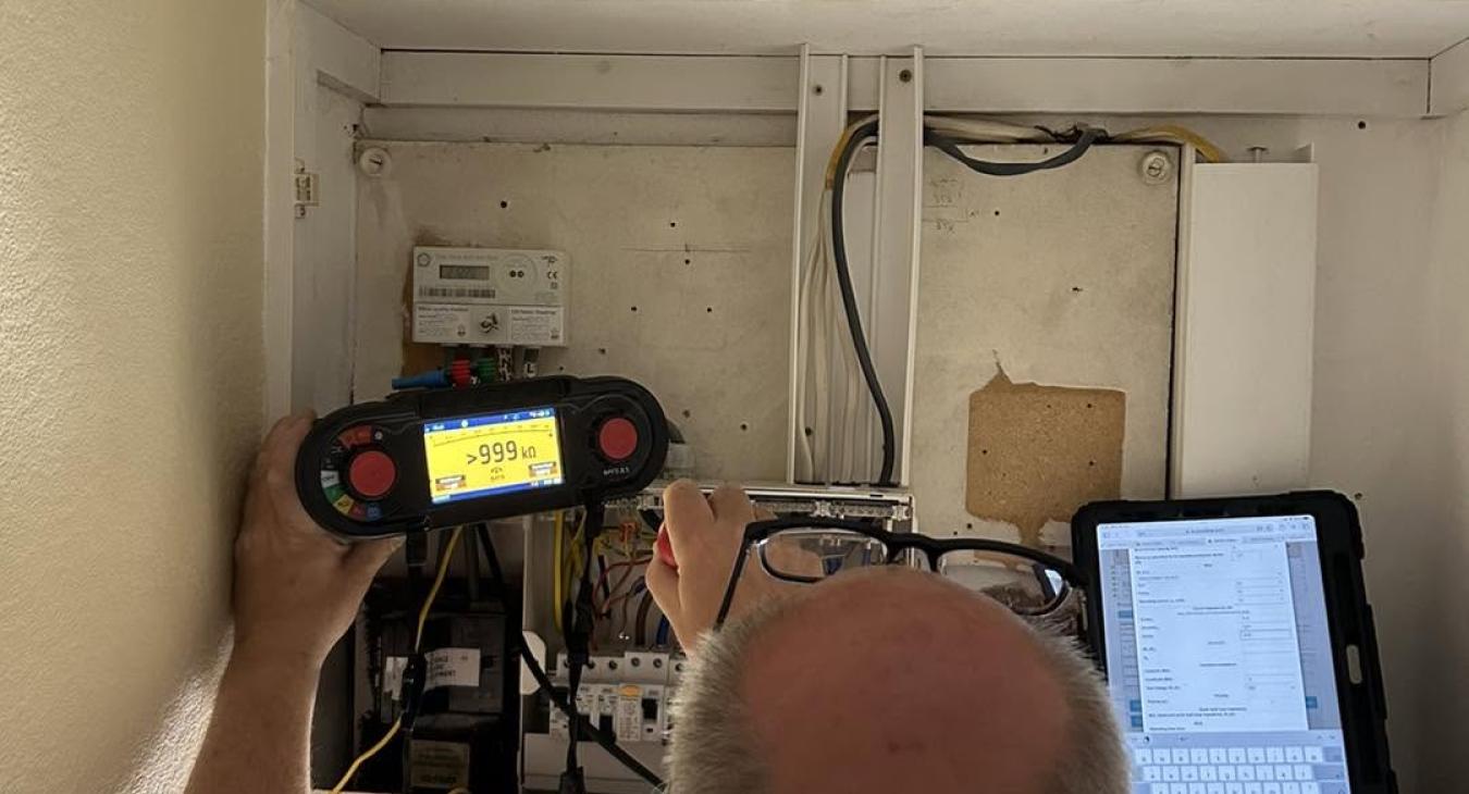Electrical safety in Holiday Lets Why an EICR is needed